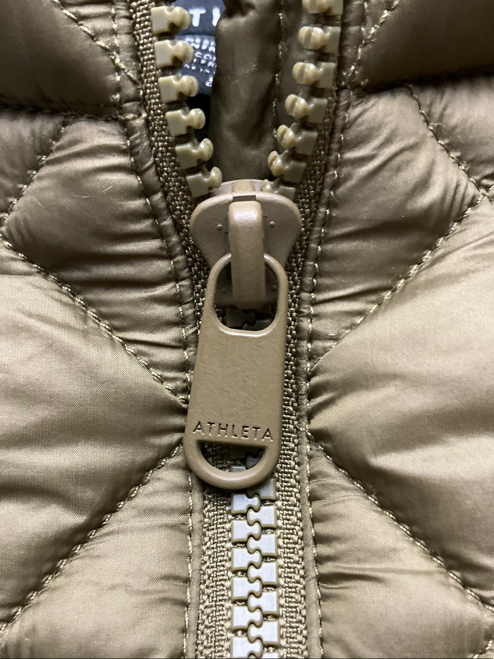 Athleta Olive Whisper Featherless Puffer Jacket Women’s Size Large - Picture 5 of 16